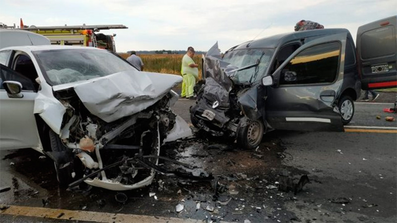Dos hombres y una embarazada murieron tras fuerte choque