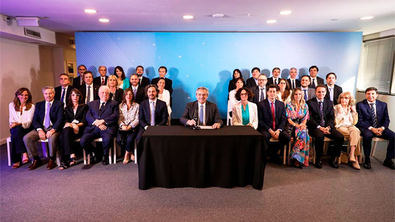 Gabinete de Fernández: un tercio son abogados y un 60 %, egresados de la UBA