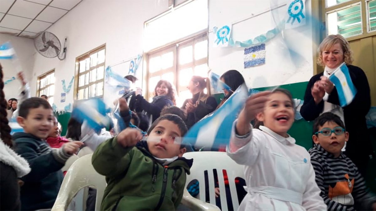Los festejos de la Escuela "República de Chile"