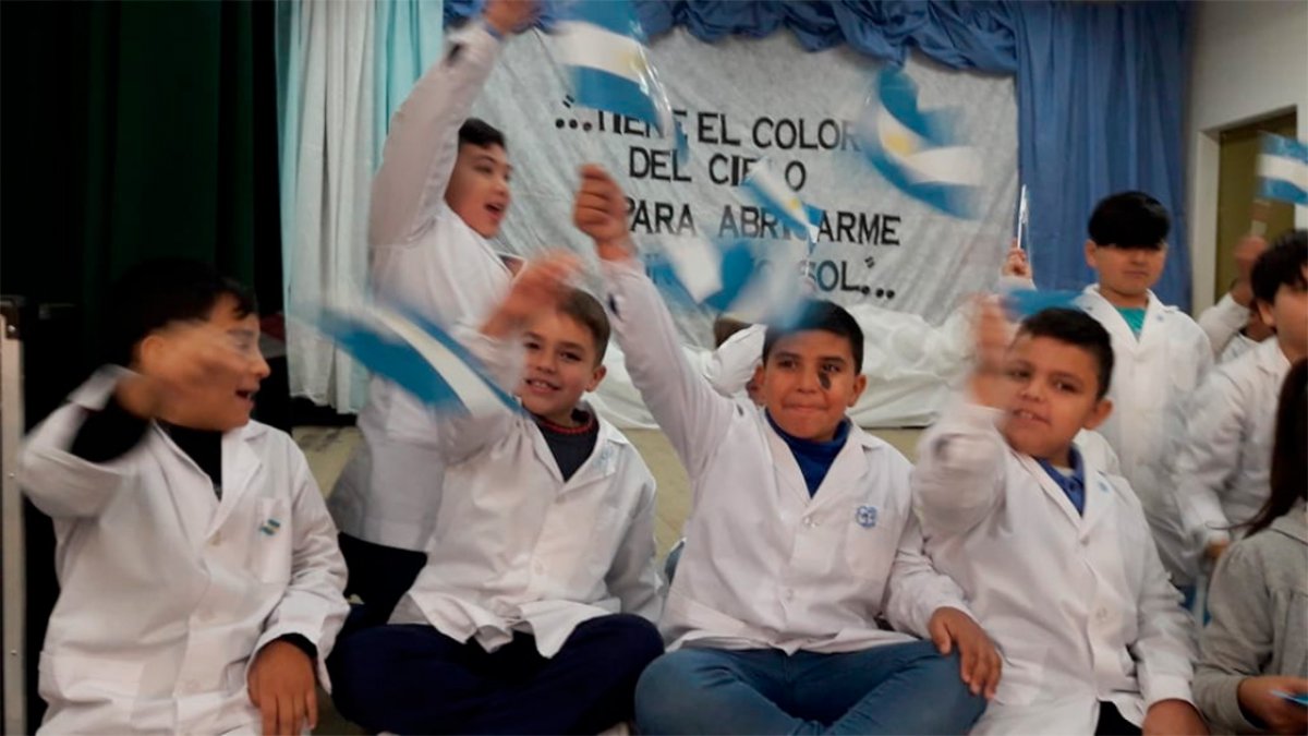 Los festejos de la Escuela "República de Chile"