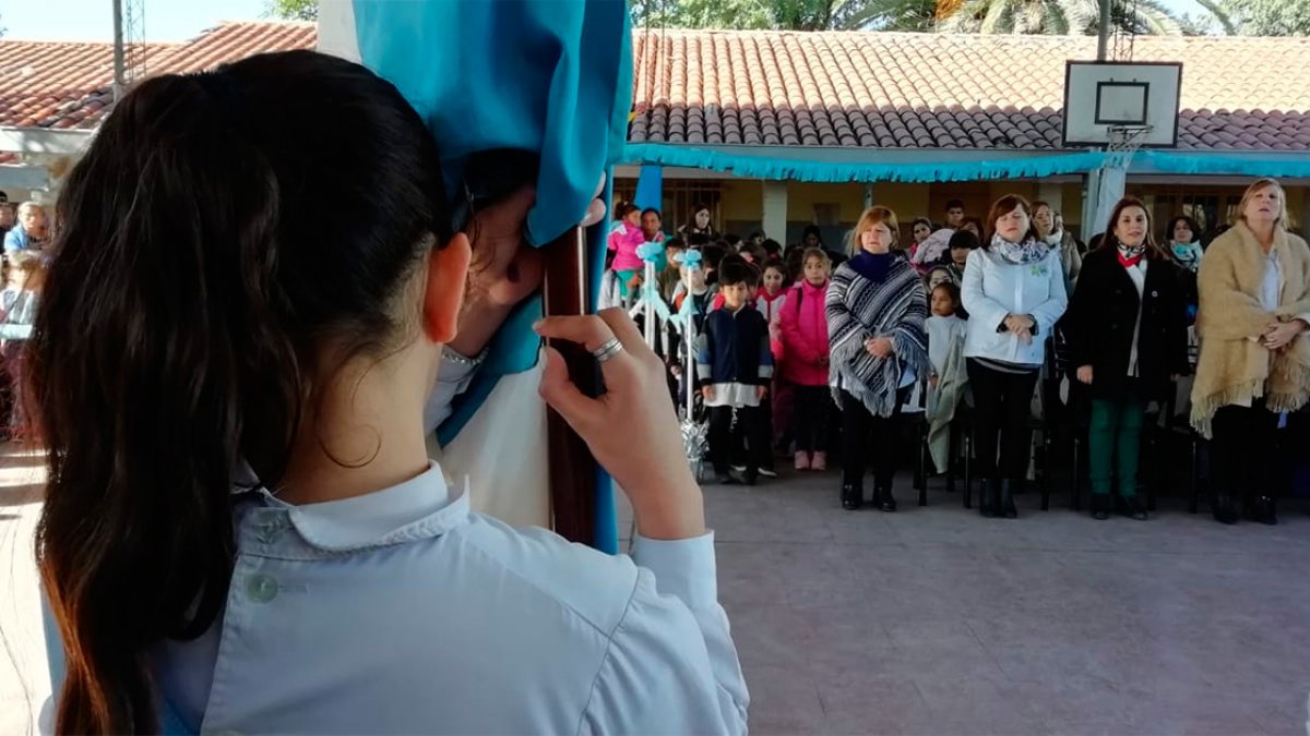 Escuela "Bazán y Bustos".